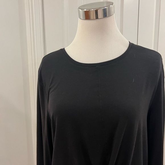 Athleta Womens Black Short Twisted Bottom Long Sleeve Tee. Size L - Picture 2 of 9